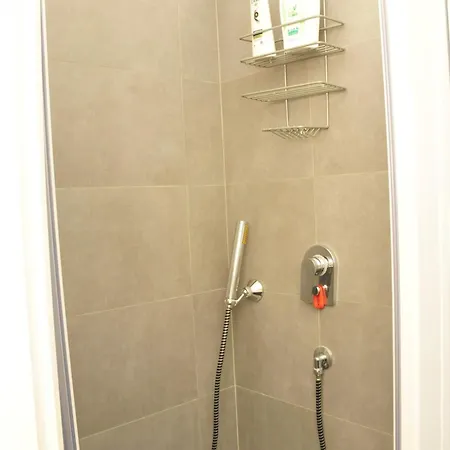 דירה Cardinal - 2 Steps From Vatican & Ottaviano Metro - Secure, Vibrant, Wealthy, Accessibile Area - Warm Multilanguage Guest Care *