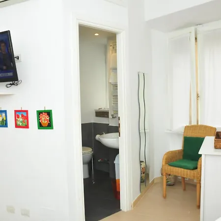 Cardinal - 2 Steps From Vatican & Ottaviano Metro - Secure, Vibrant, Wealthy, Accessibile Area - Warm Multilanguage Guest Care *